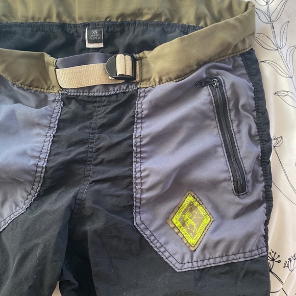 Hiking Pants - Picture 2 of 3